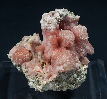 Quartz (variety rose quartz). 