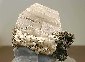 Hydrocerussite.