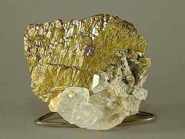 Chalcopyrite and Quartz.