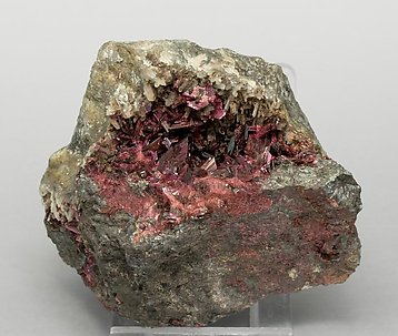 Erythrite with Quartz. 