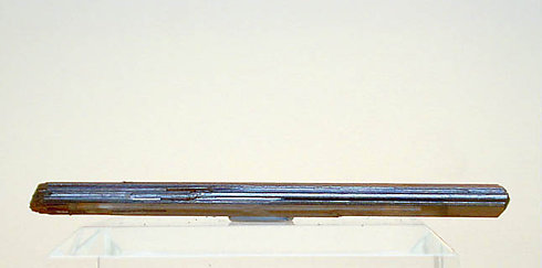 Rutile doubly terminated. 