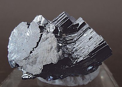 Bournonita.