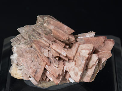 Genthelvite.