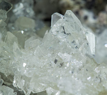 Pentahydroborite with Andradite, Galena and Wurtzite. 