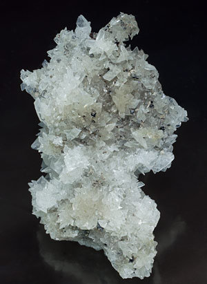 Pentahydroborite with Andradite, Galena and Wurtzite. 