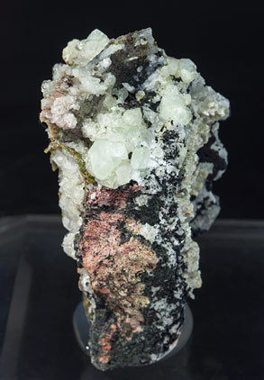 Scheelite with Andradite, Epidote and Chlorite. Front