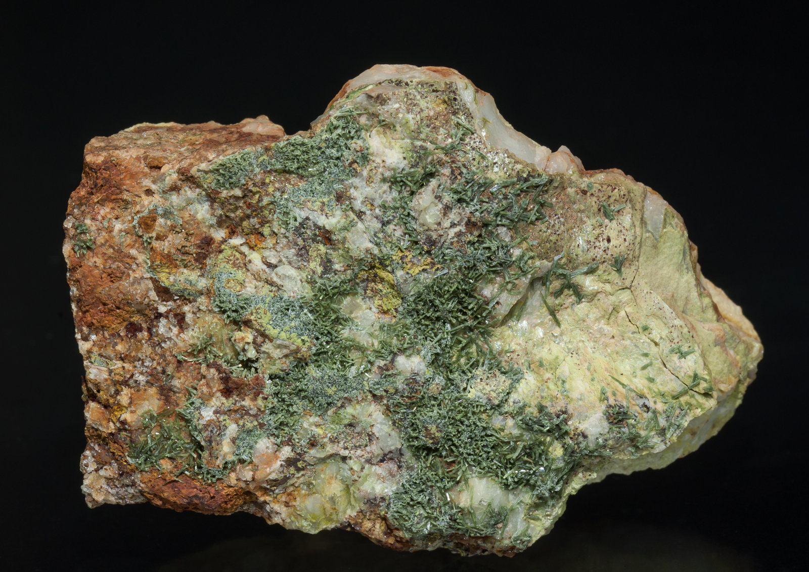 specimens/s_imagesAA1/Olivenite-FK10AA1f.jpg