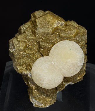 Calcite with Siderite. 