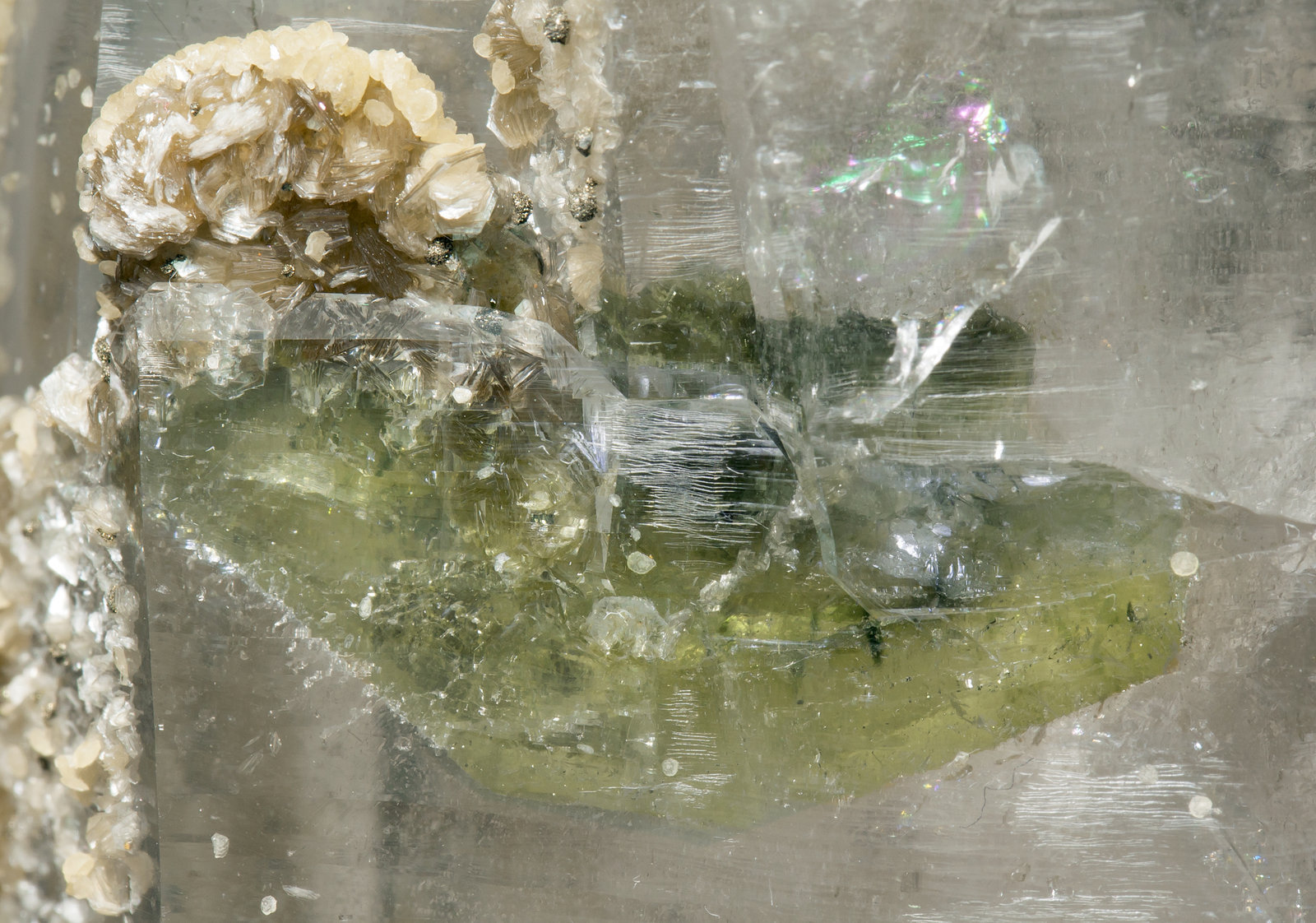 specimens/s_imagesAA2/Quartz-EF92AA2d.jpg