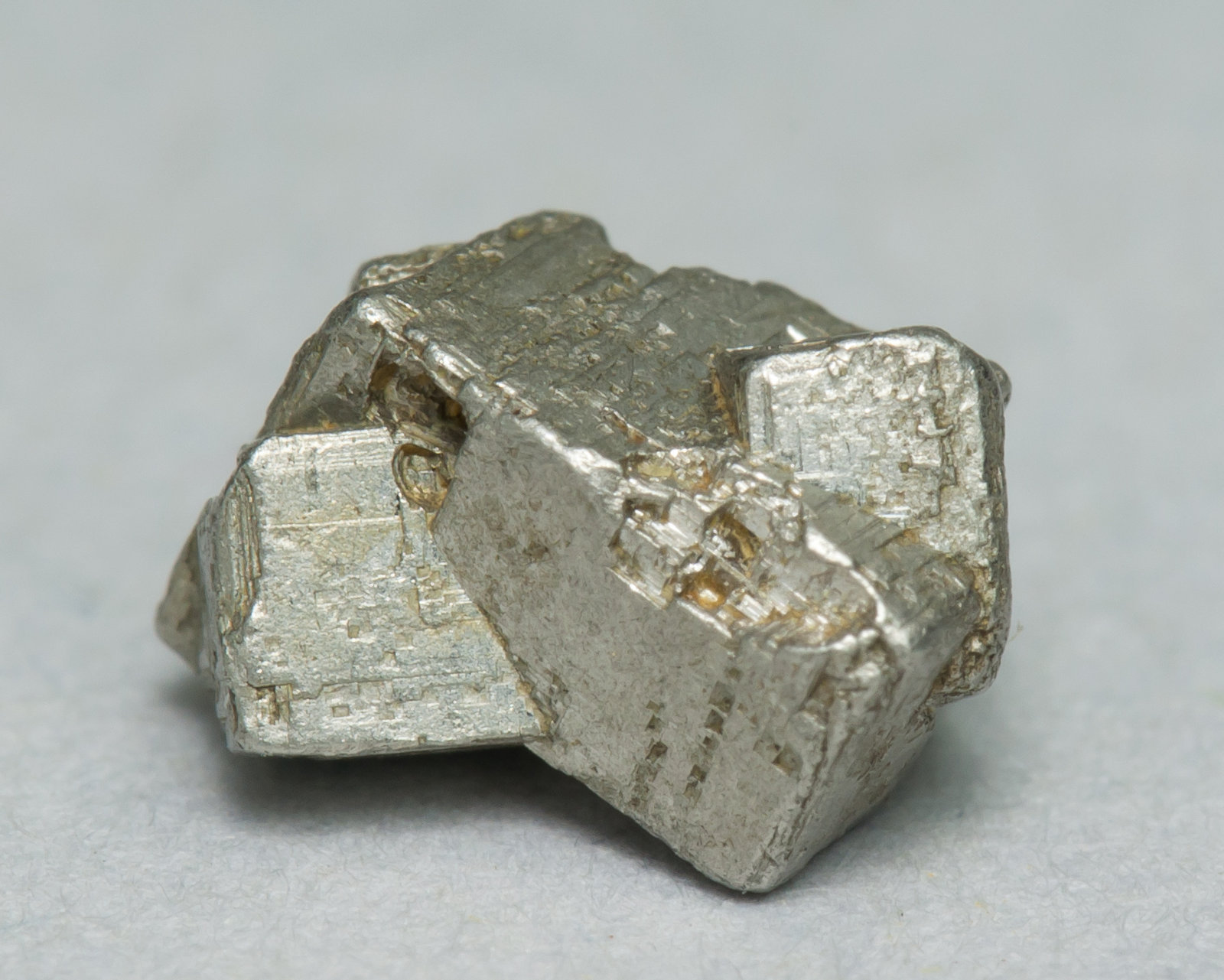 specimens/s_imagesAA4/Platinum-EA51AA4f.jpg