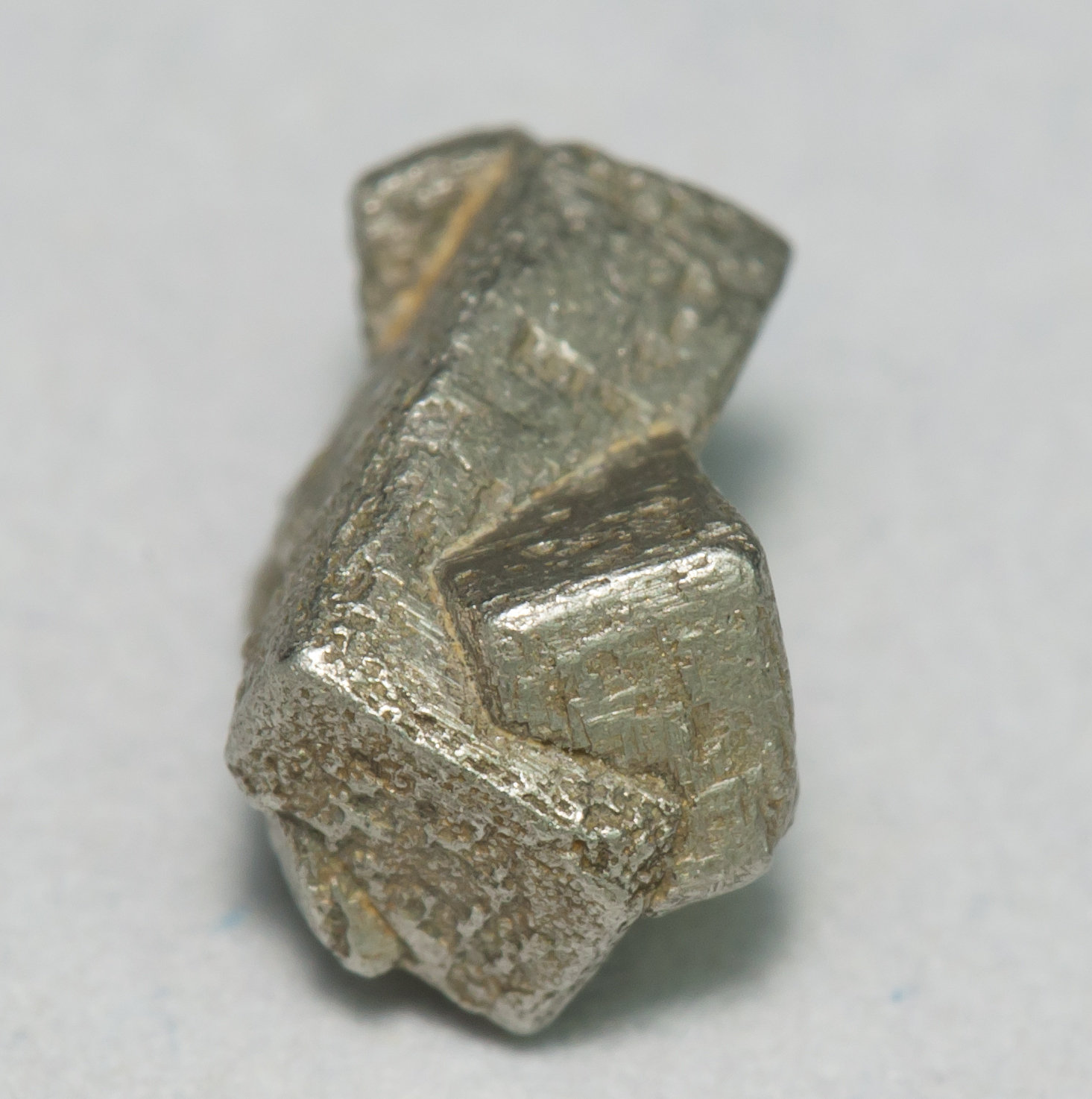 specimens/s_imagesAA4/Platinum-EA51AA4s2.jpg