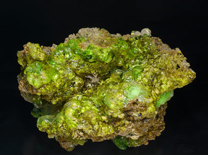 Opal (variety hyalite). Day light