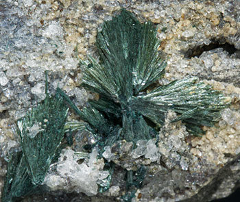 Gormanite with Quartz. 