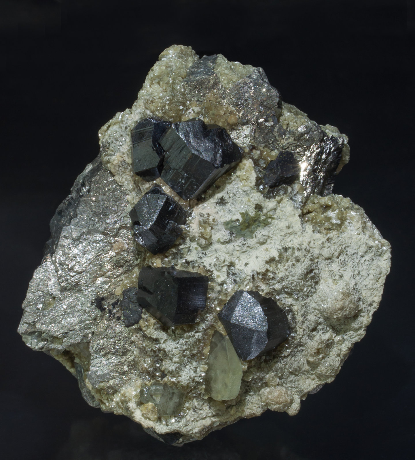 specimens/s_imagesAA7/Cassiterite-ND68AA7f.jpg