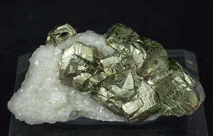 Pyrite with Calcite-Dolomite and Siderite. Front