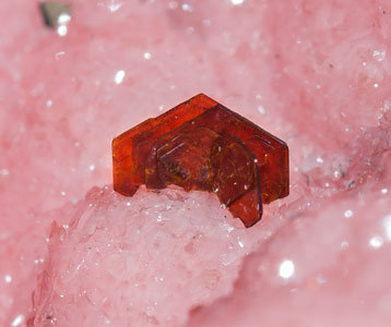 Rhodochrosite with Shigaite. 