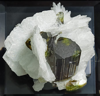 Elbaite with Albite (variety cleavelandite). Top