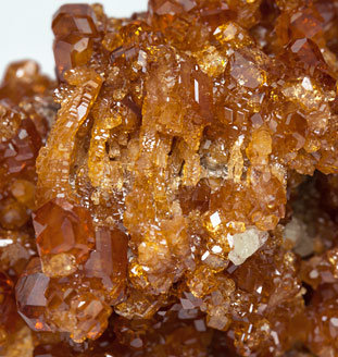 Grossular (variety hessonite) with Clinochlore. 