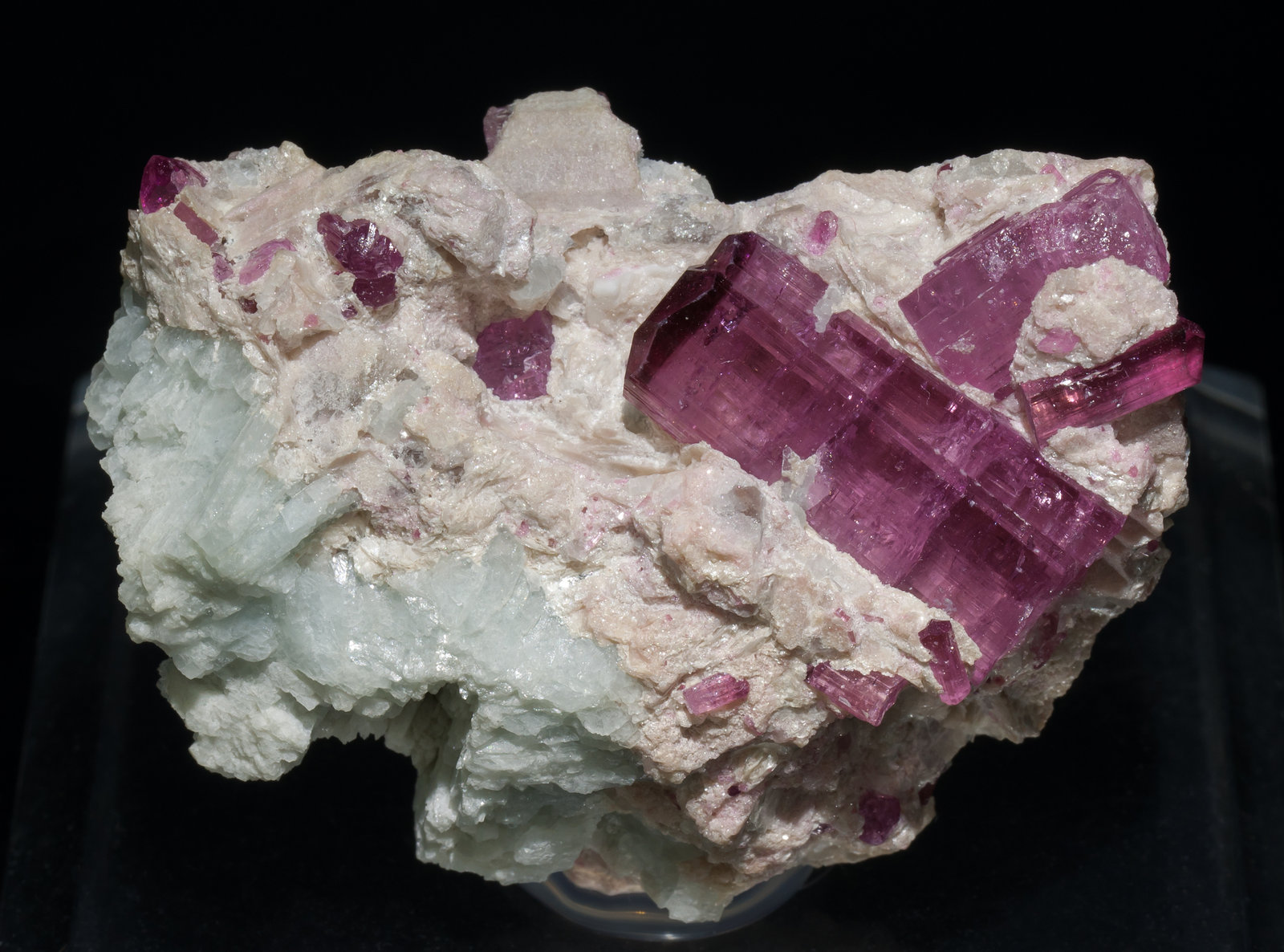 specimens/s_imagesAA9/Elbaite_rubellite-MA98AA9f.jpg