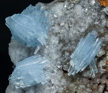 Baryte with Calcite and limonite. 