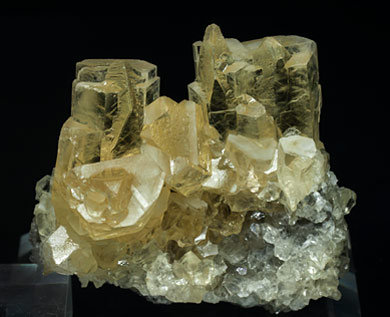 Calcite. Rear