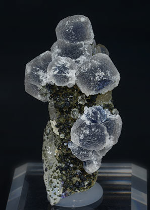 Fluorite with Quartz, Chlorite and Muscovite.