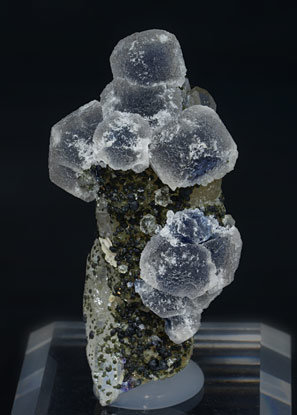 Fluorite with Quartz, Chlorite and Muscovite. 