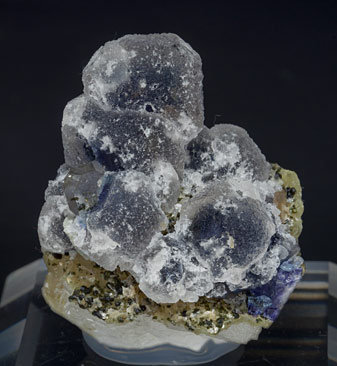 Fluorite with Quartz, Chlorite and Muscovite.