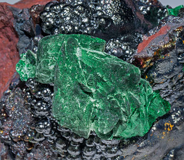 Malachite after Azurite on Goethite. 