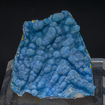Plumbogummite with Pyromorphite and Quartz. 