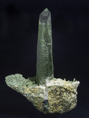 Quartz with Chlorite inclusions. Front