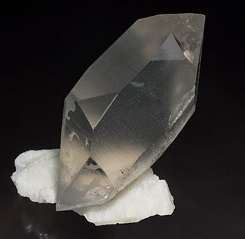 Quartz (variety smoky) on Feldspar.