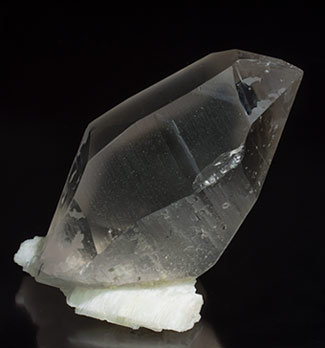 Quartz (variety smoky) on Feldspar. Side