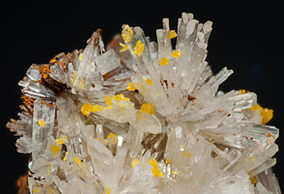 Hemimorphite with Mimetite. 