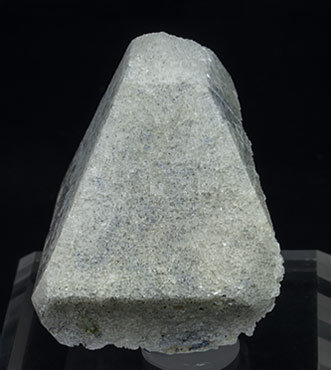 Scheelite with Molybdenite inclusions. Side