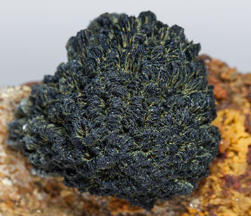 Ferrian Kttigite with Pharmacosiderite. 