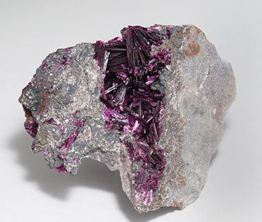 Erythrite with Phlogopite. Side