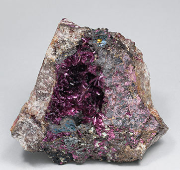 Erythrite with Phlogopite.