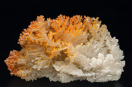 Chromium-rich Mimetite on Cerussite. Rear