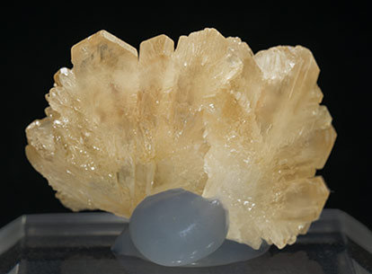 Cerussite. Rear