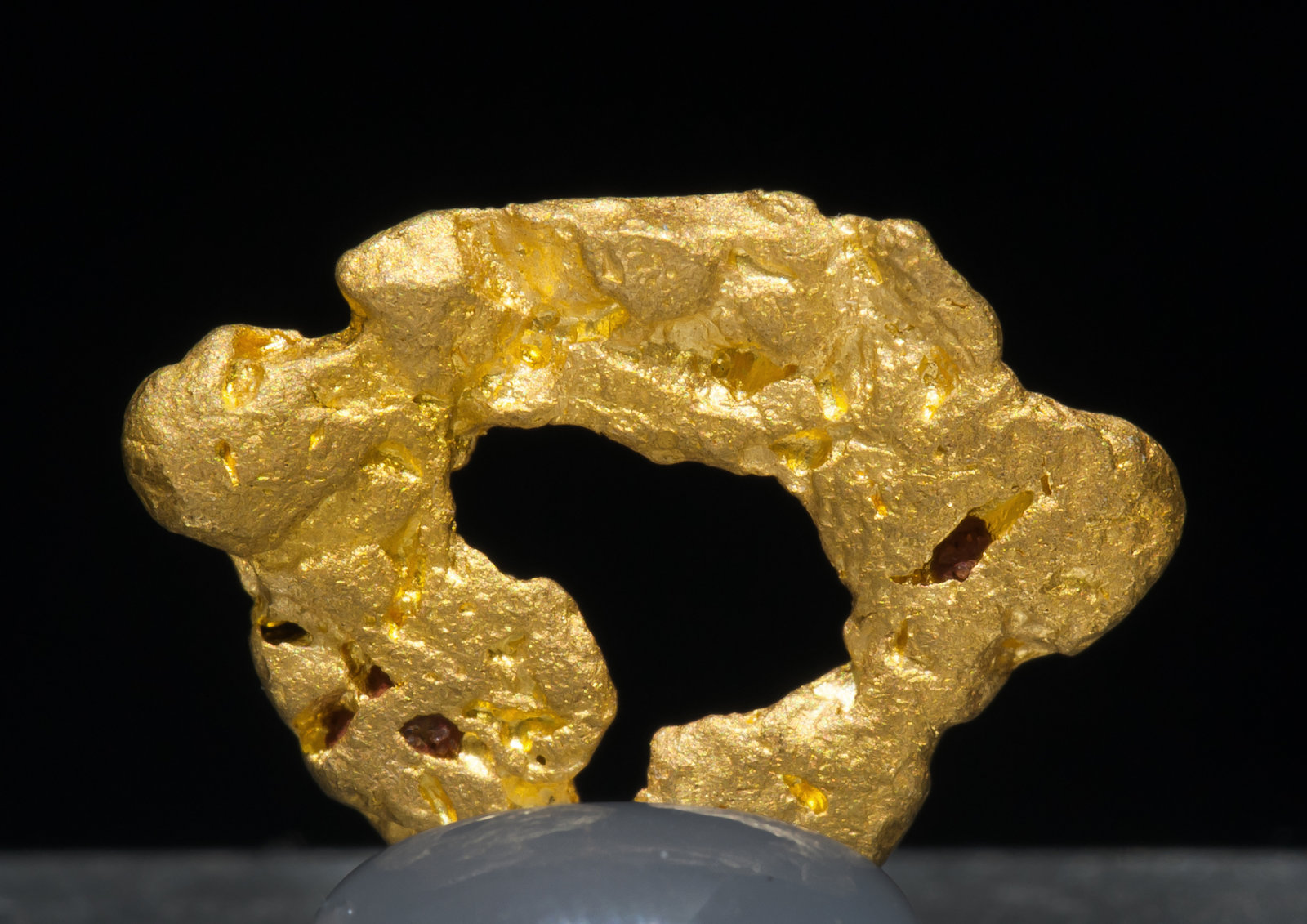 specimens/s_imagesAC4/Gold-NF96AC4r.jpg