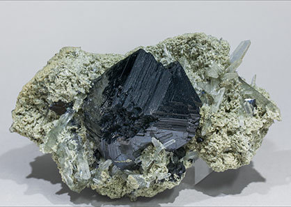 Sphalerite with Quartz. Side