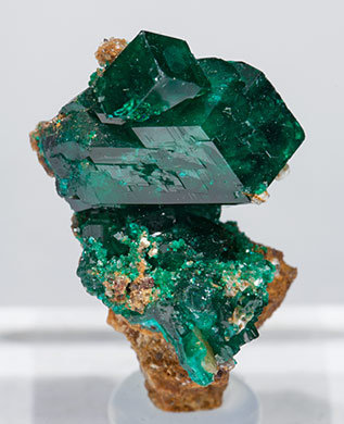 Dioptase with Calcite. 