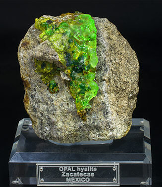 Opal (variety hyalite). Day light