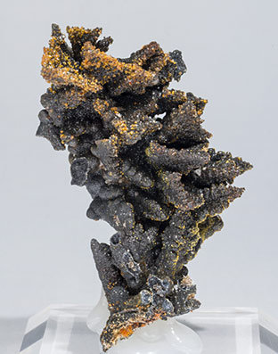 Willemite after Descloizite with Mimetite. 