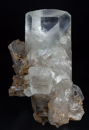 Doubly terminated Calcite. Front