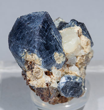 Sapphirine with Quartz and Mica. 