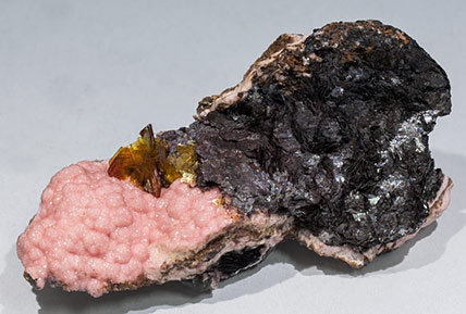 Shigaite with Rhodochrosite and Siderite. 