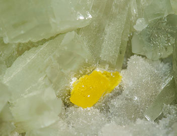 Aragonite with Sulfur. 