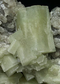 Aragonite with Sulfur. 